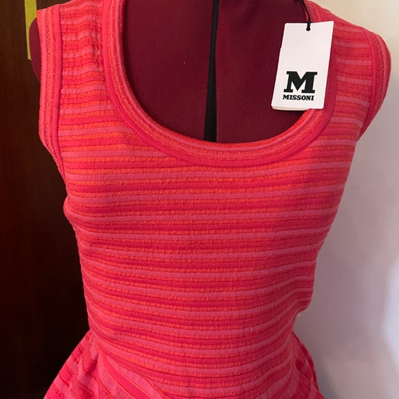 MISSONI DRESS NEW WITH TAGS , SLEEVELESS WITH DETACHABLE NUDE SLIP LINER. 36” - Picture 2 of 6